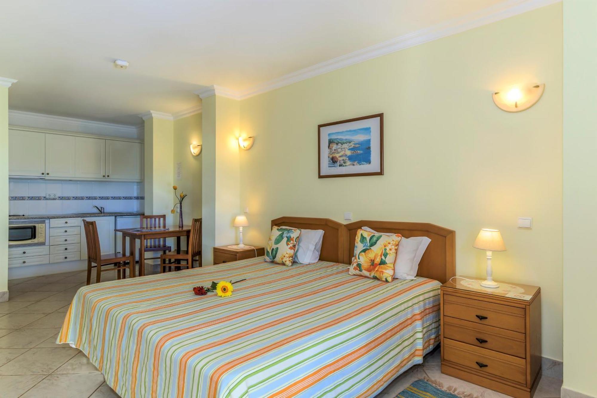 Canavial I & II Apartamentos Лагуш Экстерьер фото